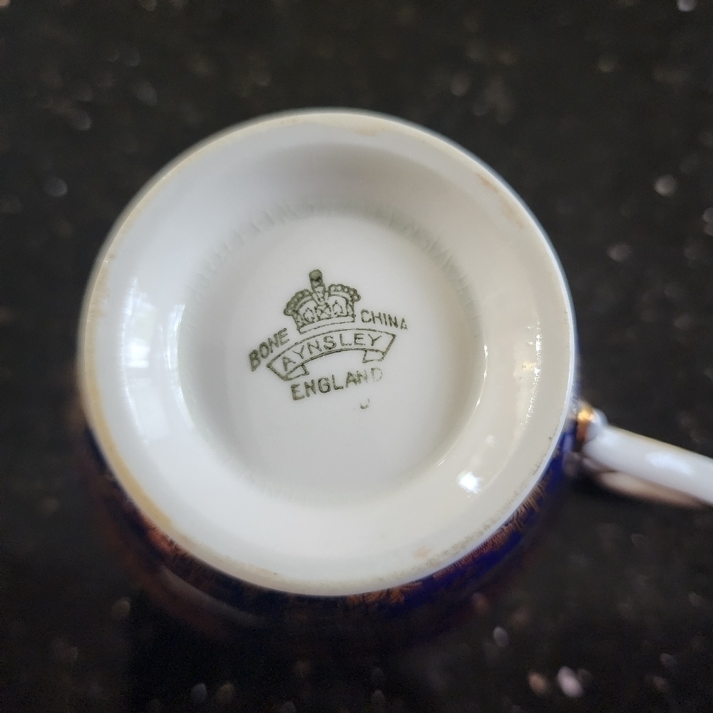 Vintage Aynsley Cobalt Blue and Gold Teacup and Saucer, England - Picture 13 of 13